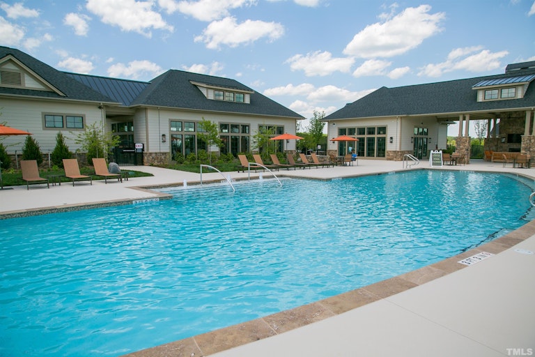 Photo 37 of 39 - 61 N Crest Dr #214, Chapel Hill, NC 27517
