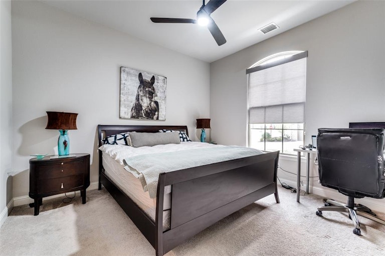 Photo 20 of 40 - 2627 Seabiscuit Rd, Celina, TX 75009
