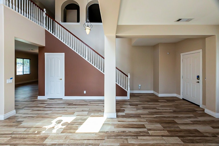 Photo 12 of 33 - 6285 Pear Ave, Eastvale, CA 92880