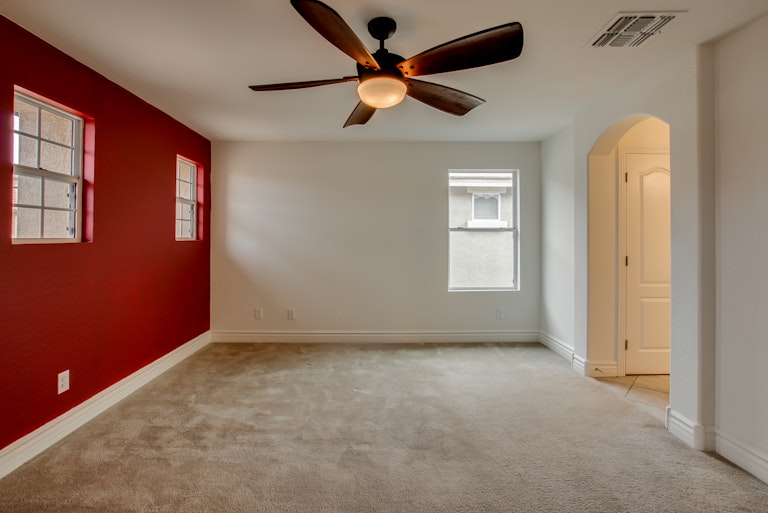 Photo 15 of 33 - 1063 S Storment Ln, Gilbert, AZ 85296