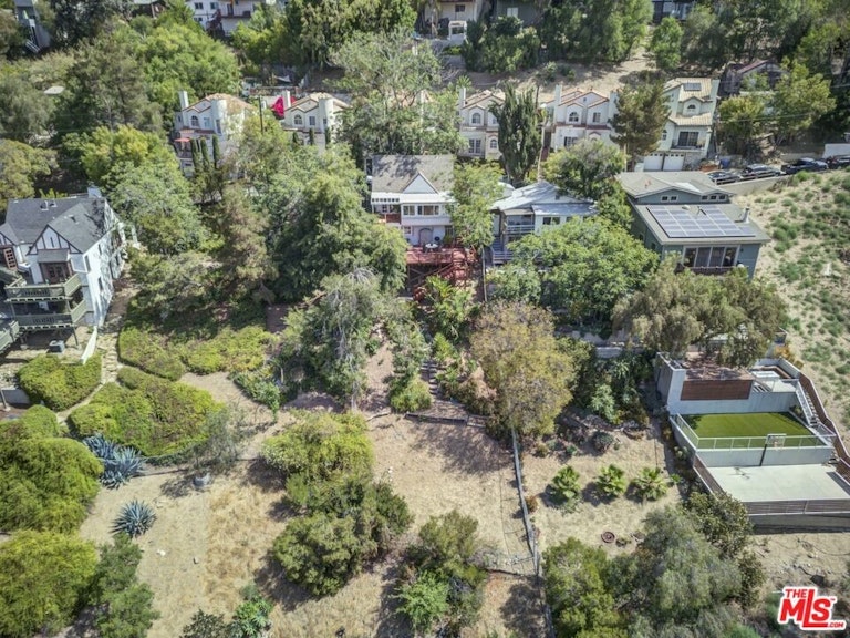 Photo 47 of 49 - 723 Sunnyhill Dr, Los Angeles, CA 90065