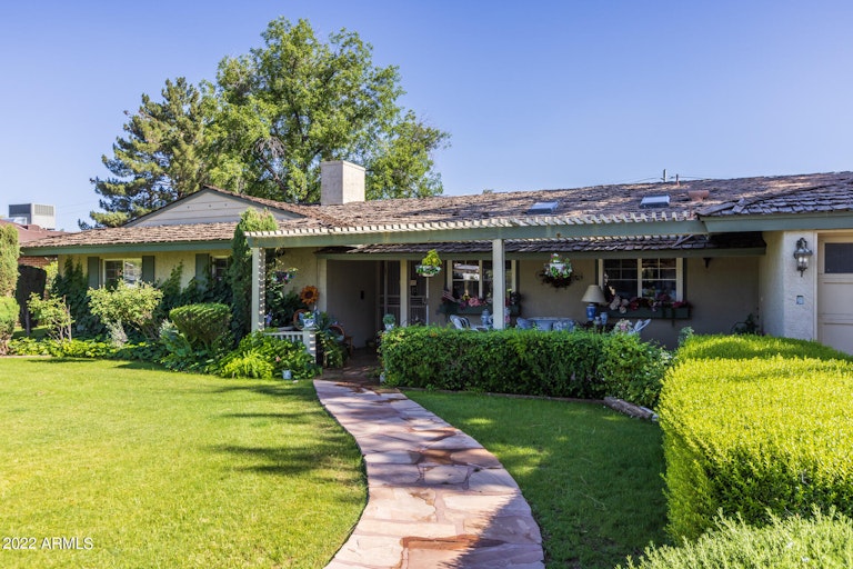 Photo 4 of 24 - 121 E Claremont St, Phoenix, AZ 85012