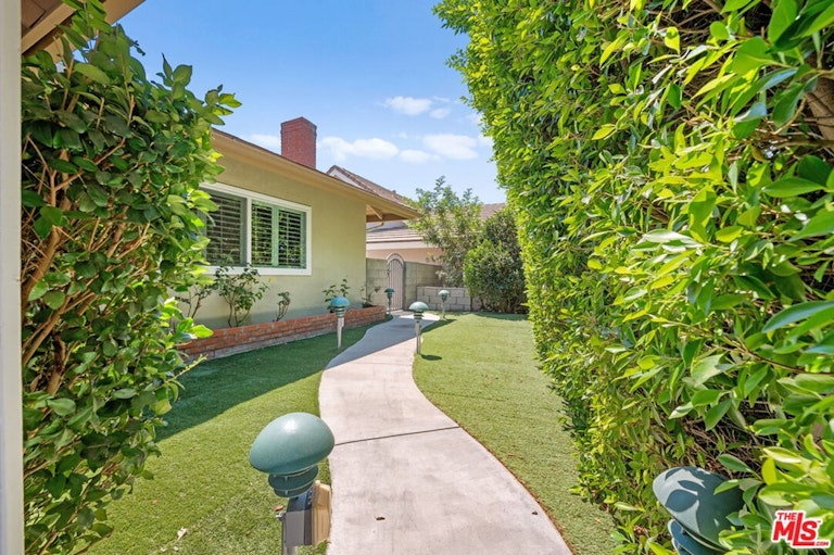 Photo 39 of 48 - 11246 Yolanda Ave, Porter Ranch, CA 91326