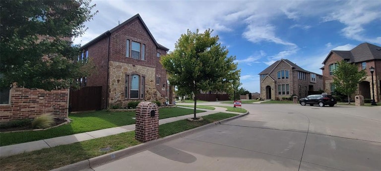Photo 3 of 28 - 3708 Cobblecreek Dr, McKinney, TX 75070