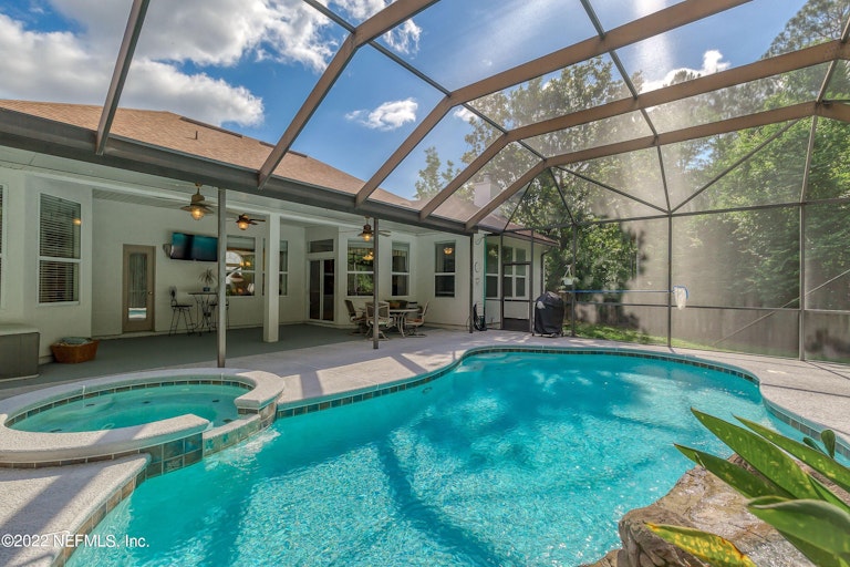 Photo 3 of 68 - 617 Grand Parke Dr, Saint Johns, FL 32259