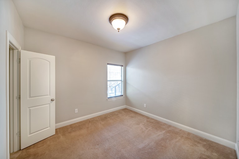 Photo 34 of 43 - 2740 Cape Pearl Dr, Grand Prairie, TX 75054