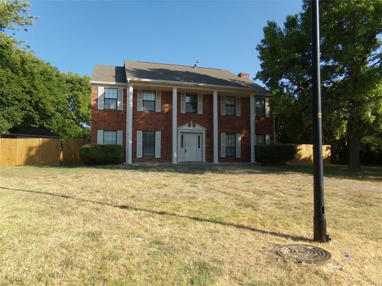 Photo 17 of 23 - 1133 Lexington Ln, Desoto, TX 75115