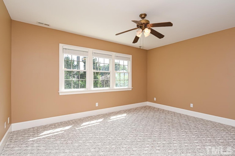 Photo 19 of 34 - 3912 Heritage View Trl, Wake Forest, NC 27587