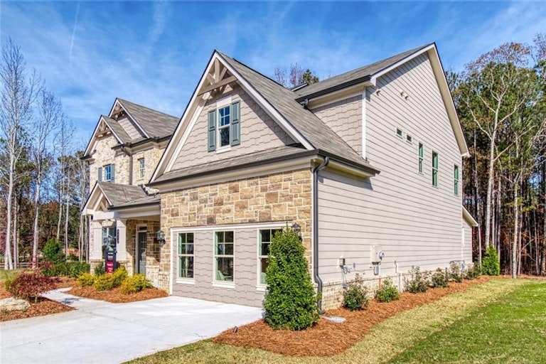 Photo 2 of 32 - 14 Henson Farm Dr, Loganville, GA 30052