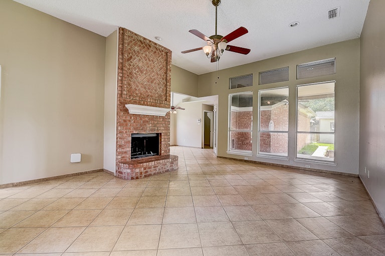 Photo 37 of 44 - 2313 Bent Brook Dr, Mesquite, TX 75181