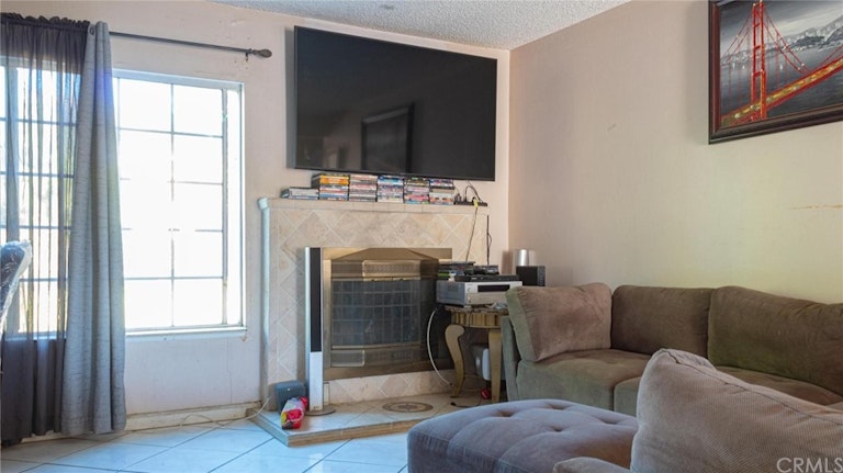 Photo 3 of 16 - 1128 W Benbow St, Covina, CA 91722
