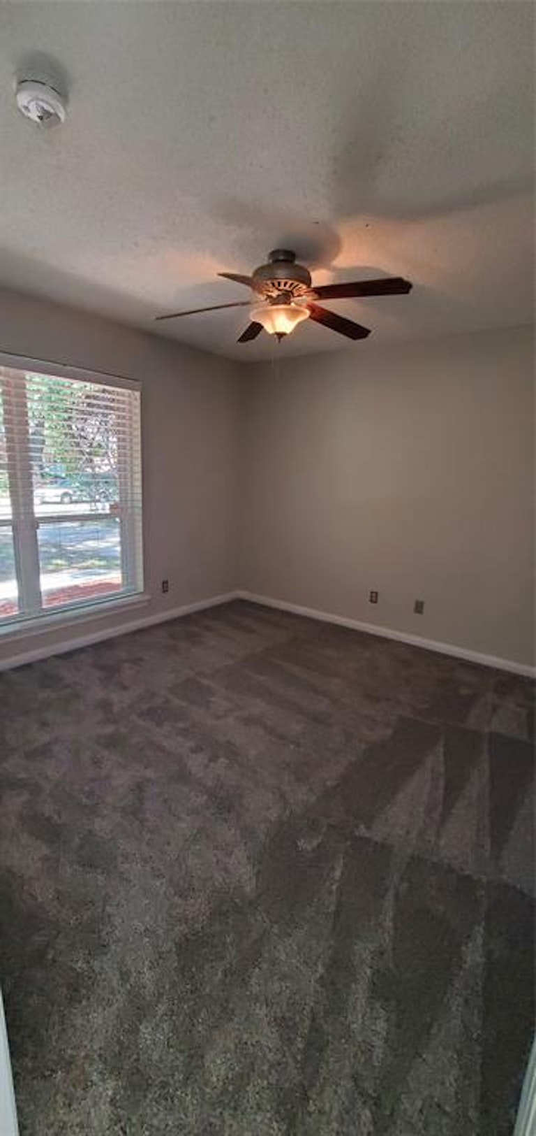 Photo 4 of 18 - 3822 Rochelle Dr, Arlington, TX 76016