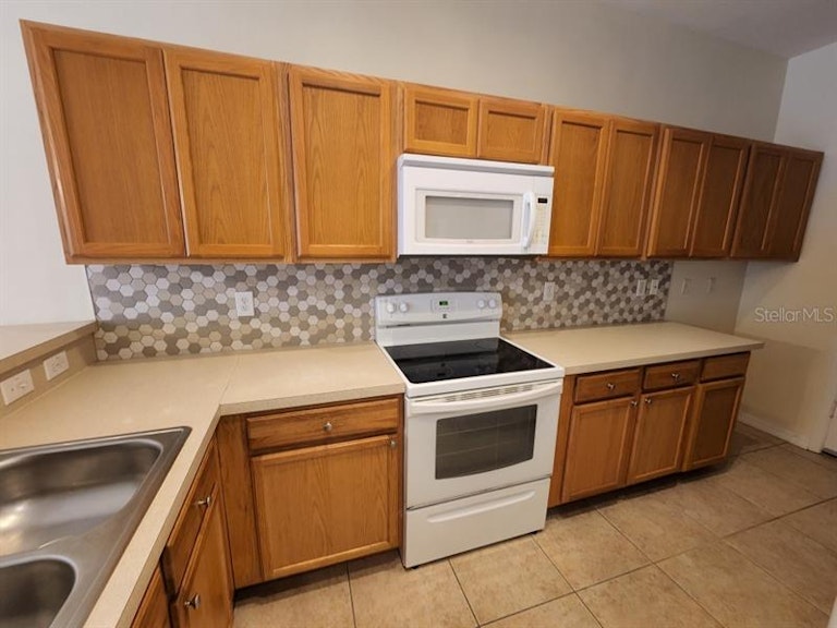 Photo 8 of 71 - 8105 Stone Leaf Ln, Tampa, FL 33647