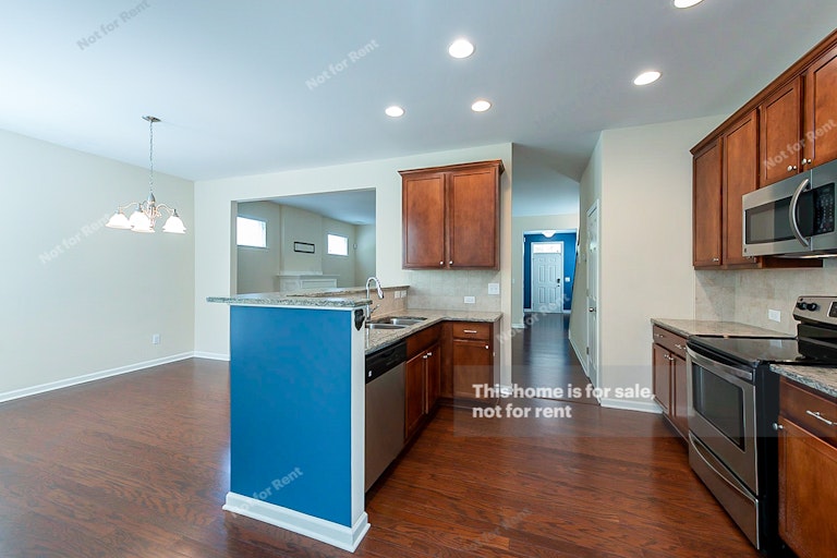 Photo 8 of 25 - 1024 Ileagnes Rd, Raleigh, NC 27603