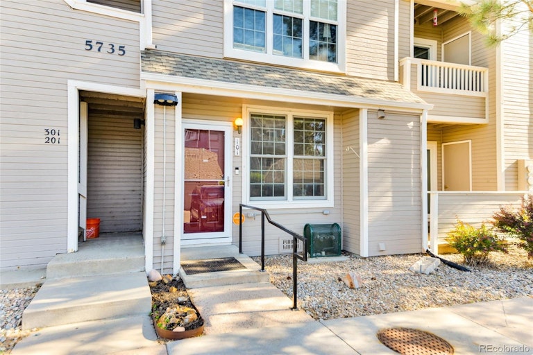 Photo 2 of 26 - 5735 W Atlantic Pl #101, Lakewood, CO 80227