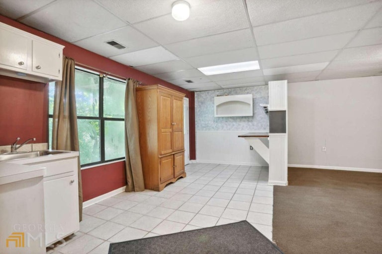Photo 19 of 29 - 4264 Dustin Dr, Acworth, GA 30101