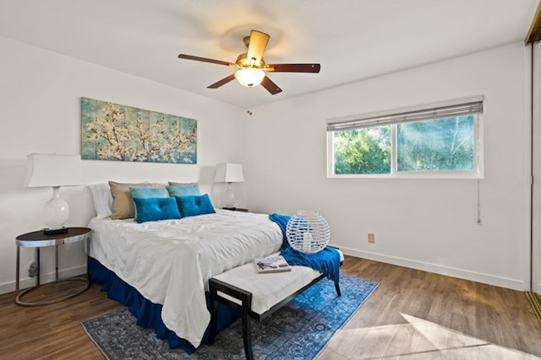 Photo 18 of 38 - 27372 Iris Ave, Mission Viejo, CA 92692