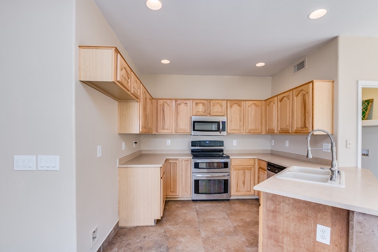 Photo 2 of 39 - 12566 W Cheery Lynn Rd, Avondale, AZ 85392