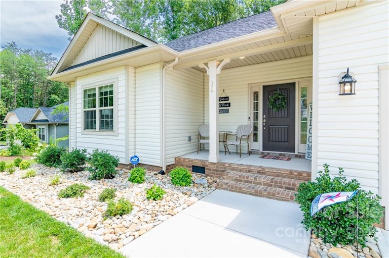 Photo 3 of 48 - 156 Wylie Trl, Statesville, NC 28677