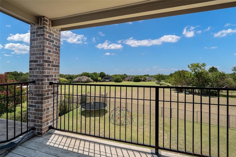 Photo 19 of 32 - 148 Country Club Dr, Rockwall, TX 75032