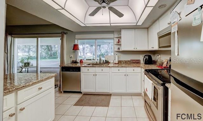 Photo 17 of 39 - 11 Crompton Pl, Palm Coast, FL 32137