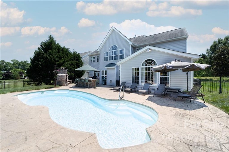 Photo 32 of 32 - 7808 Whisperingwood Dr, Harrisburg, NC 28075