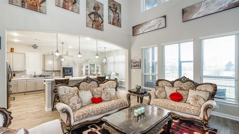 Photo 14 of 39 - 6707 Eastchester Dr, Katy, TX 77493
