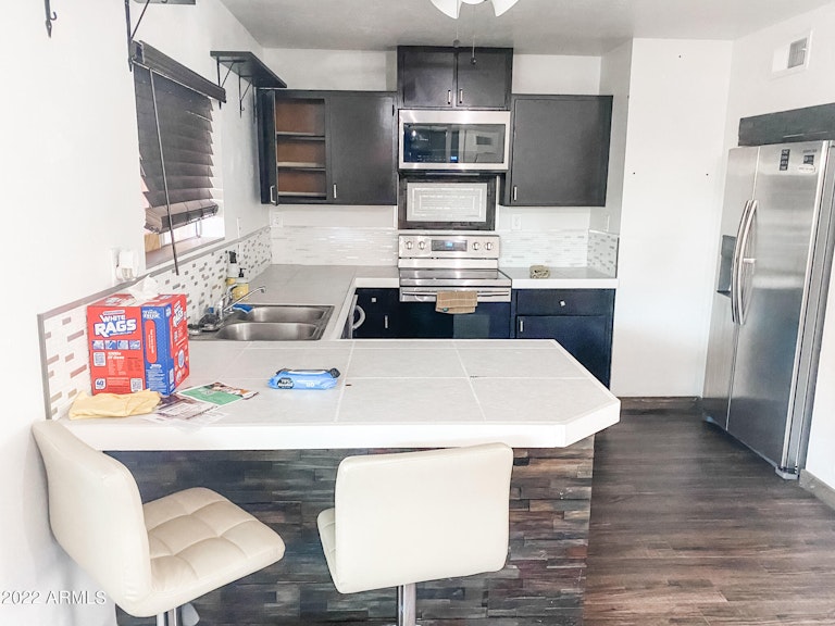Photo 3 of 30 - 2440 E Valley View Dr, Phoenix, AZ 85042