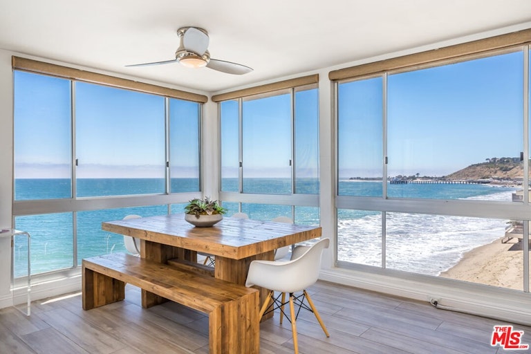 Photo 12 of 28 - 22548 Pacific Coast Hwy #410, Malibu, CA 90265