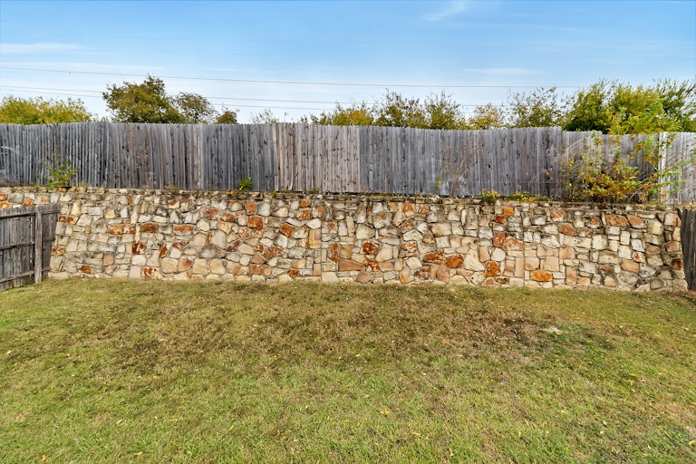 Photo 22 of 24 - 652 Granite Ridge Dr, Fort Worth, TX 76179