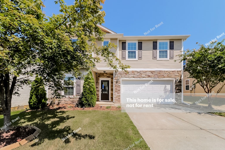 Photo 1 of 26 - 526 Kerriann Ln, Clayton, NC 27520