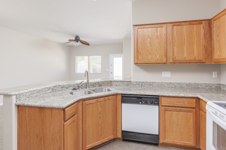 Photo 8 of 25 - 14615 W Ventura St, Surprise, AZ 85379