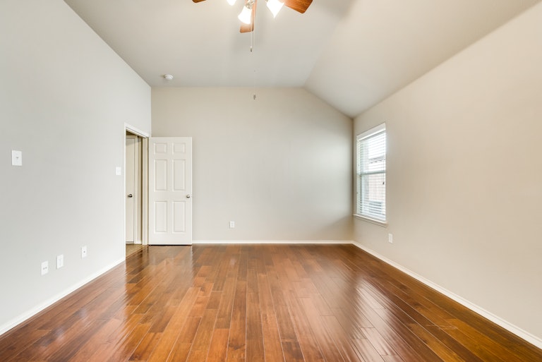 Photo 17 of 31 - 13875 Valley Mills Dr, Frisco, TX 75033