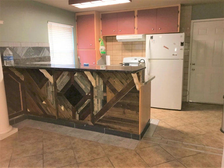 Photo 8 of 19 - 704 Barbara Way, Woodland, CA 95776