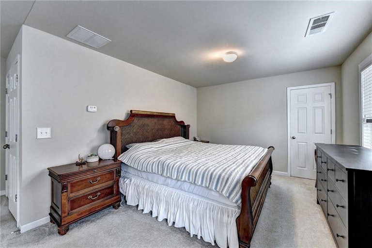 Photo 28 of 38 - 342 Rutlidge Park Ln, Suwanee, GA 30024