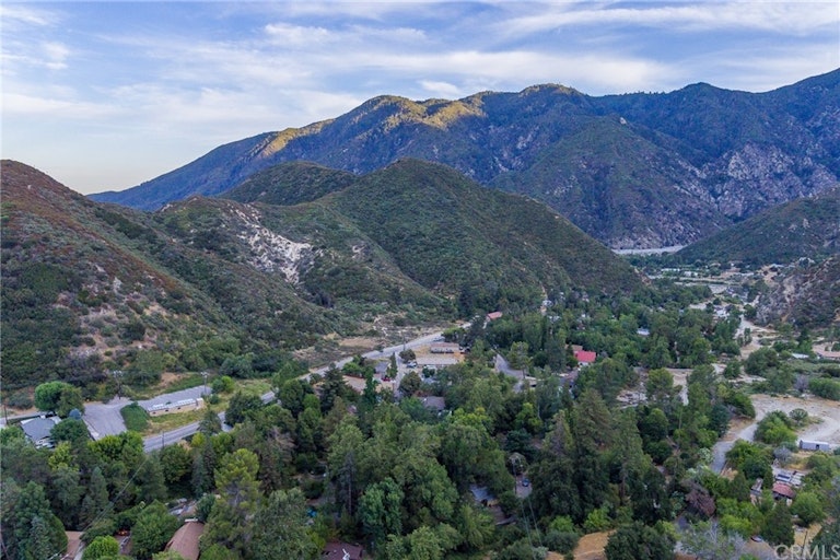 Photo 13 of 16 - 366 Lytle Ln, Lytle Creek, CA 92358