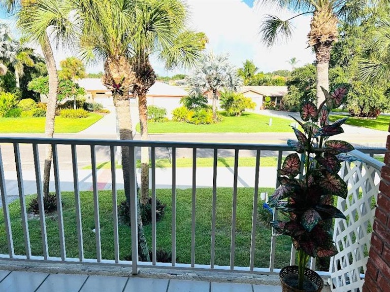Photo 14 of 17 - 4250 37th St S #7, Saint Petersburg, FL 33711