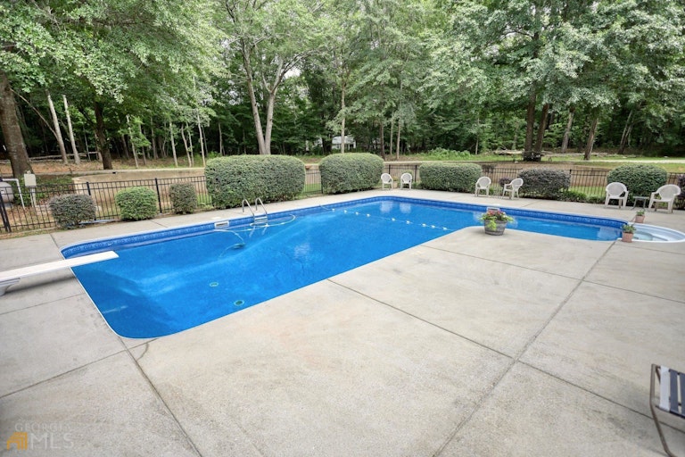 Photo 13 of 50 - 235 Newton Ridge Dr, Covington, GA 30014