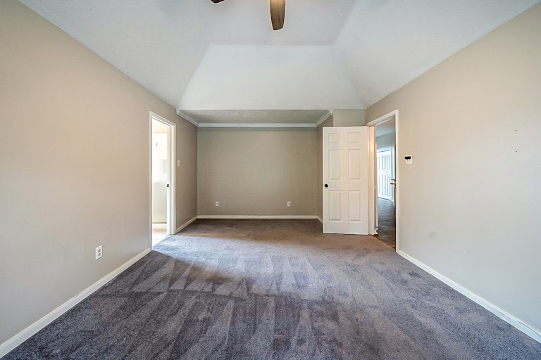 Photo 17 of 28 - 3747 Lauderwood Ln, Katy, TX 77449