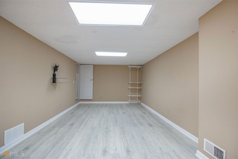 Photo 29 of 46 - 2895 Shurburne Dr, Alpharetta, GA 30022