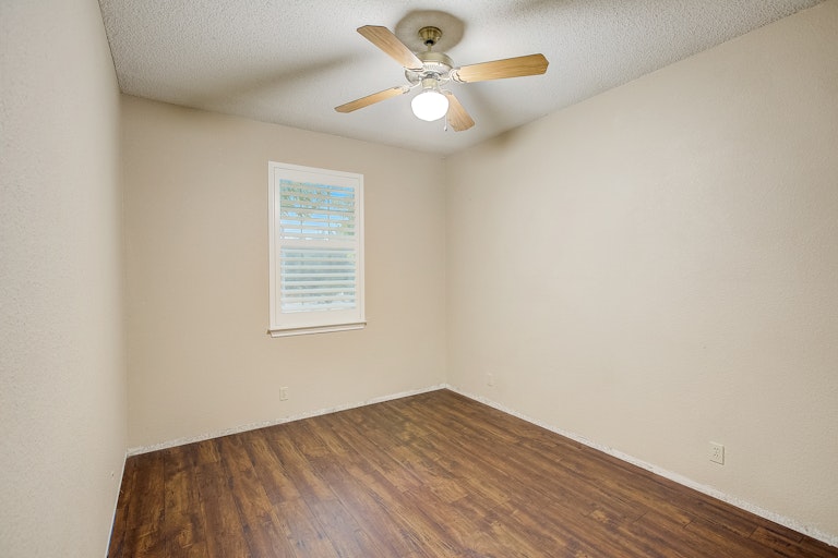 Photo 20 of 34 - 1110 Red Bird Dr, Cedar Park, TX 78613
