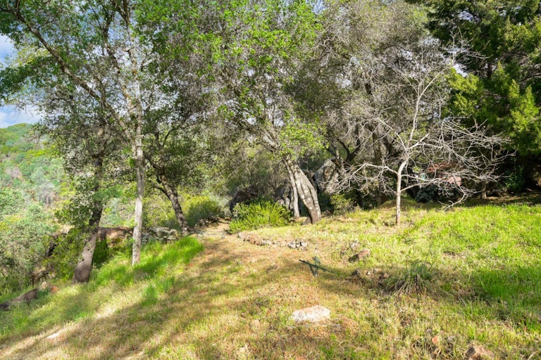 Photo 14 of 73 - 23236 Baker Ct, Auburn, CA 95602