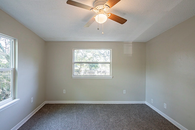 Photo 12 of 16 - 1401 E Voorhis Ave, Deland, FL 32724