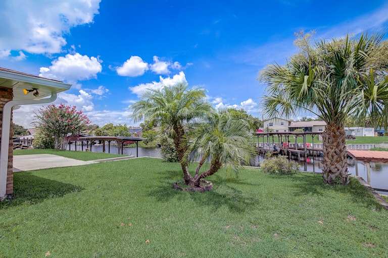 Photo 11 of 32 - 2401 Harris Blvd, Kissimmee, FL 34746