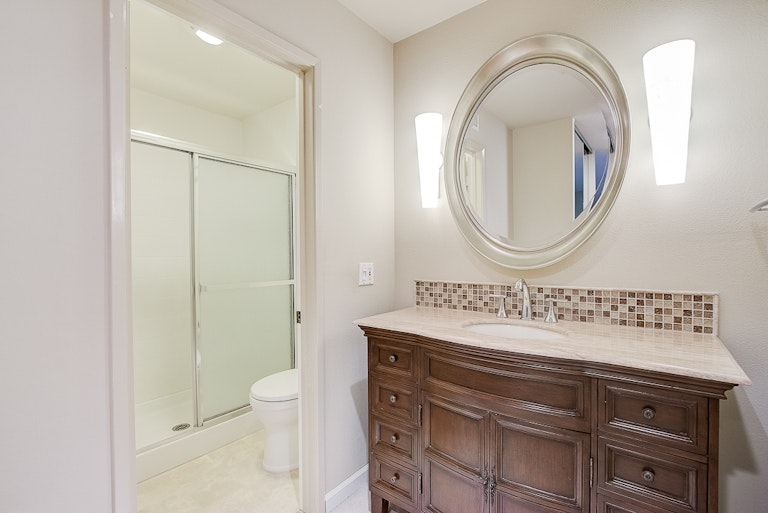Photo 11 of 35 - 106 Hartnell Pl, Sacramento, CA 95825