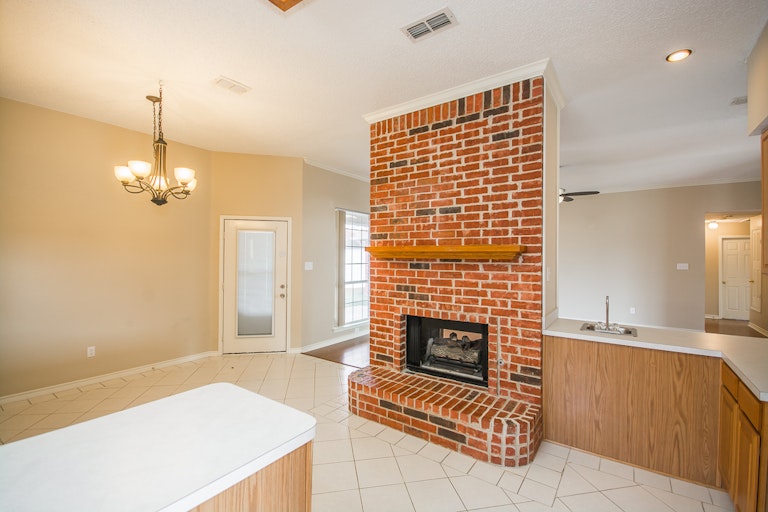 Photo 2 of 30 - 2906 Spartacus Dr, Grand Prairie, TX 75052