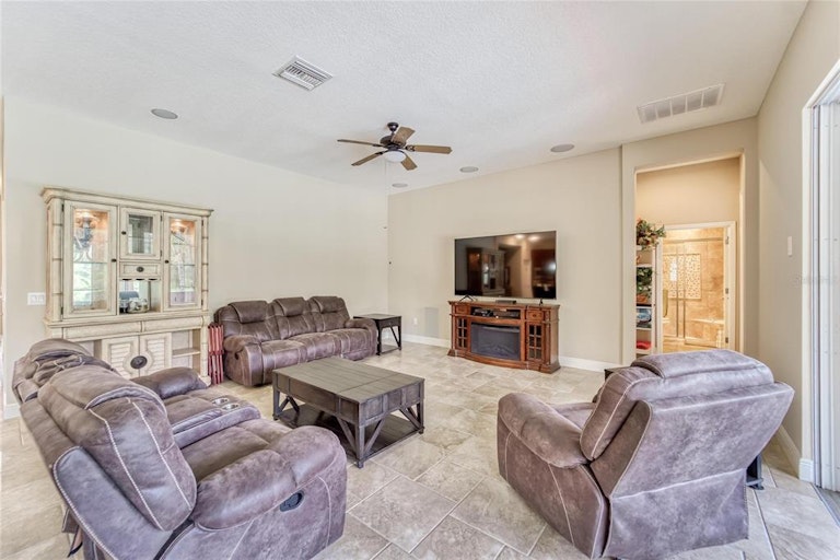 Photo 27 of 76 - 13809 Moonstone Canyon Dr, Riverview, FL 33579