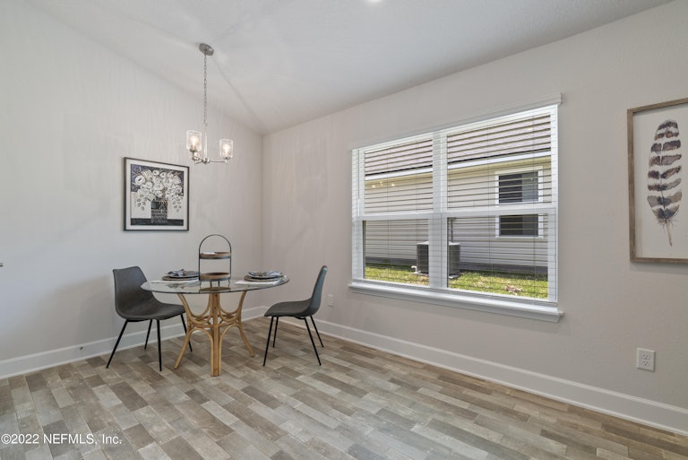 Photo 6 of 32 - 9383 Westminster Oaks Dr, Jacksonville, FL 32219