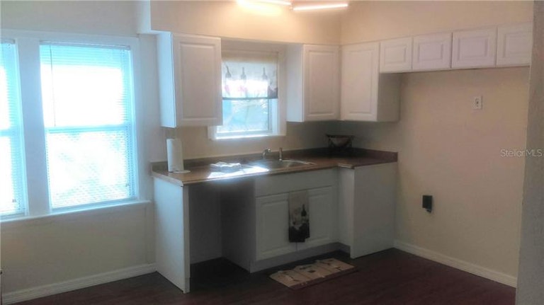 Photo 12 of 16 - 2435 10th St S, Saint Petersburg, FL 33705