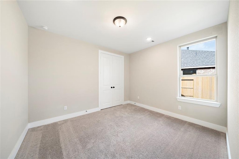 Photo 18 of 35 - 1617 Black Oak Dr, Rosharon, TX 77583